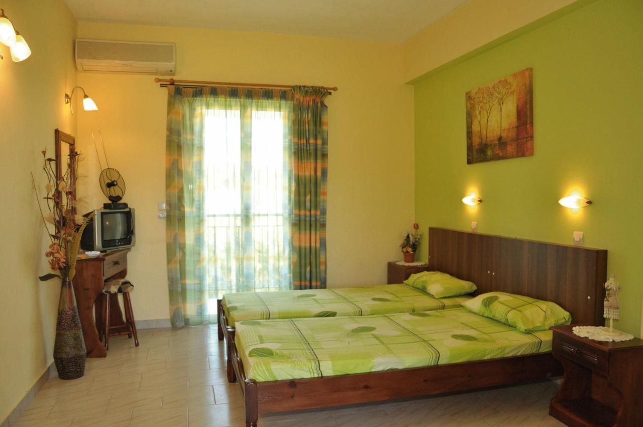 Athina Studios Argassi Habitación foto
